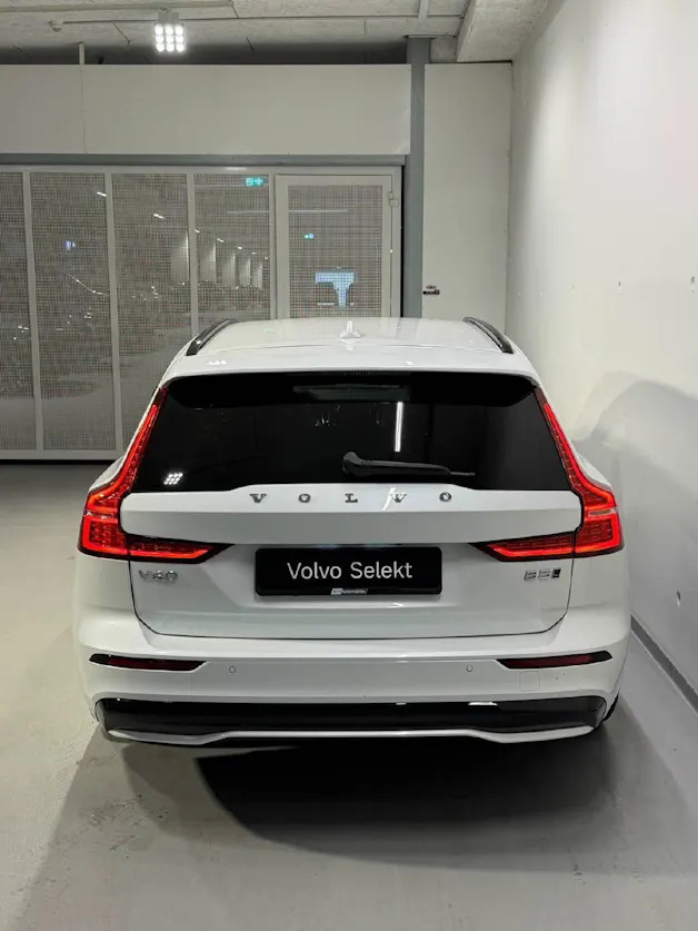 VOLVO V60 2.0 B5 Plus Dark AWD