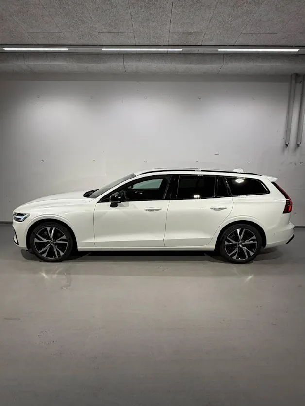 VOLVO V60 2.0 B5 Plus Dark AWD