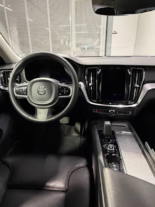 VOLVO V60 2.0 B5 Plus Dark AWD
