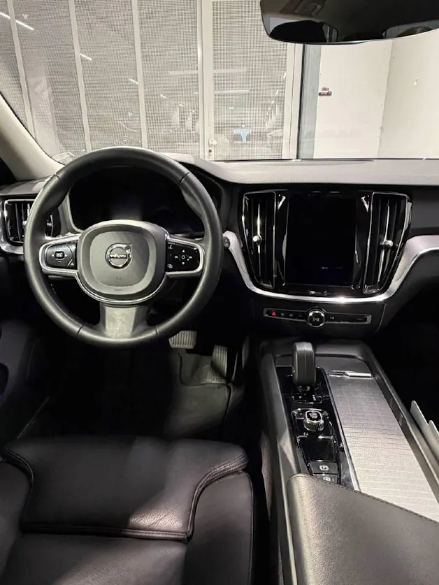 VOLVO V60 2.0 B5 Plus Dark AWD