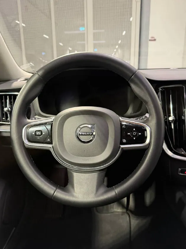 VOLVO V60 2.0 B5 Plus Dark AWD
