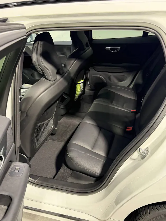 VOLVO V60 2.0 B5 Plus Dark AWD