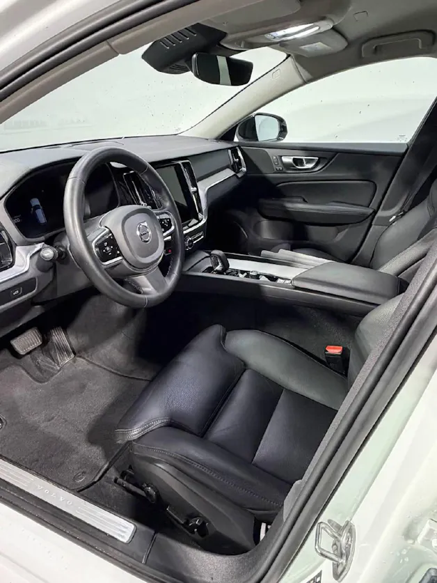 VOLVO V60 2.0 B5 Plus Dark AWD