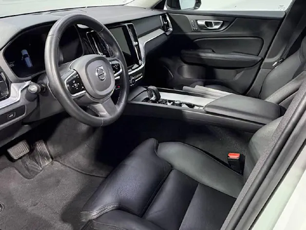 VOLVO V60 2.0 B5 Plus Dark AWD
