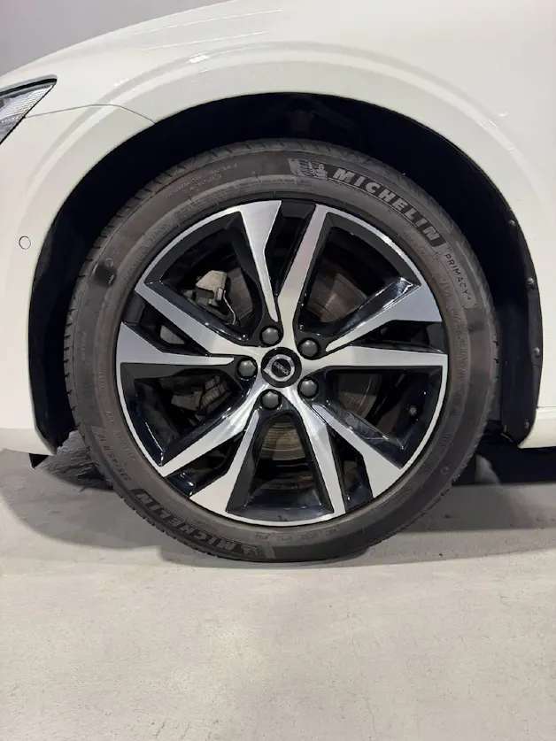 VOLVO V60 2.0 B5 Plus Dark AWD