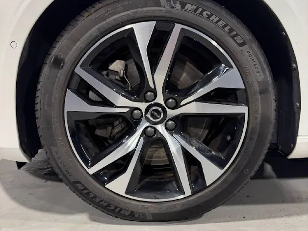 VOLVO V60 2.0 B5 Plus Dark AWD