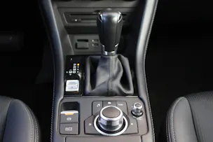 MAZDA CX-3 SKYACTIV-G 121 Revolution FWD Automat - "Tempomat Adaptatif * GPS * Caméra de Recuil * Sièges/Volant Chauffant"