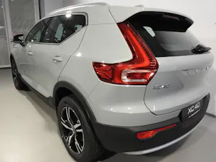 VOLVO XC40 2.0 B3 MH Core