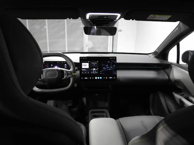Lynk & Co 02