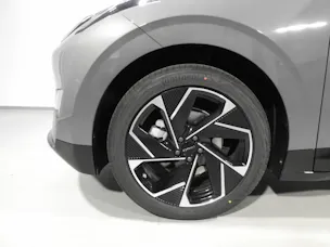 Lynk & Co 02