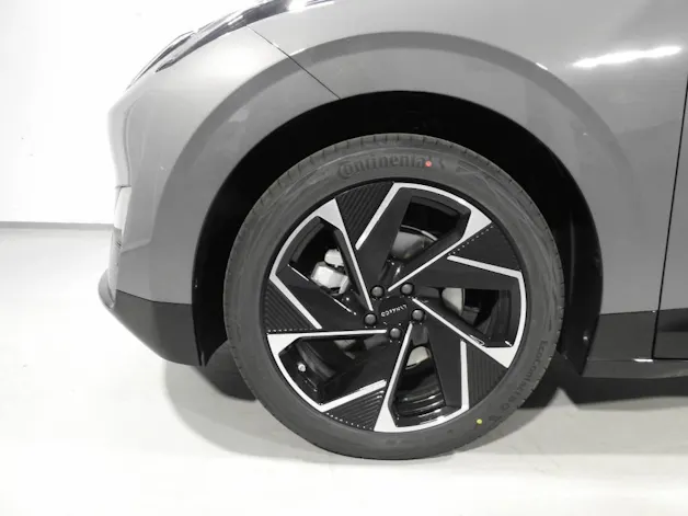 Lynk & Co 02