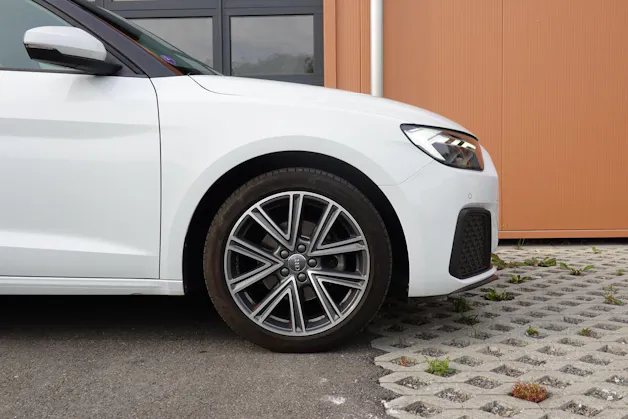 Audi A1 Sportback 30 TFSI S Line S-tronic - "CH Auto * S-Line Inté & Exté * Service Gratuit * Jantes 17 * Temp. Adapt"