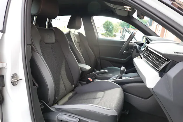 Audi A1 Sportback 30 TFSI S Line S-tronic - "CH Auto * S-Line Inté & Exté * Service Gratuit * Jantes 17 * Temp. Adapt"