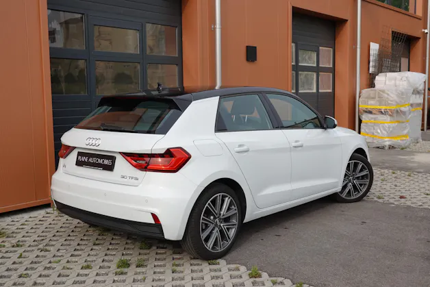 Audi A1 Sportback 30 TFSI S Line S-tronic - "CH Auto * S-Line Inté & Exté * Service Gratuit * Jantes 17 * Temp. Adapt"