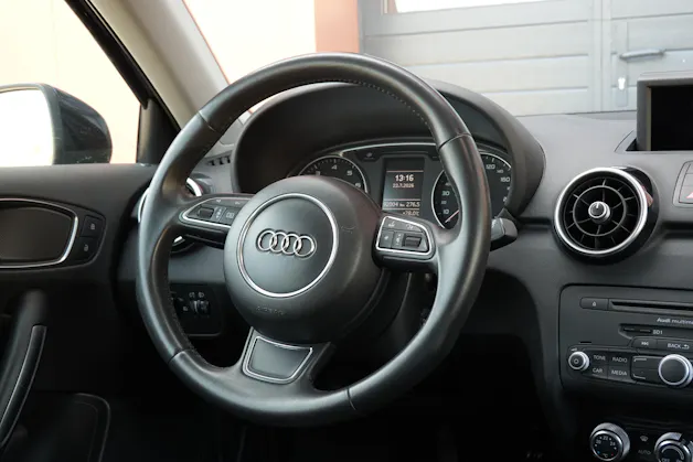Audi A1 1.4 TFSI "* Vehicule CH * Radio Bluetooth * Capteur stationnement * Phares auto *"