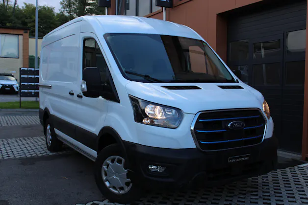 Ford Ford E-Transit Van 350 L2 Trend RWD 68kWh - "Garantie 7 ans / 150'000 km * Pack Led * Rabais Taxe Automobiles"