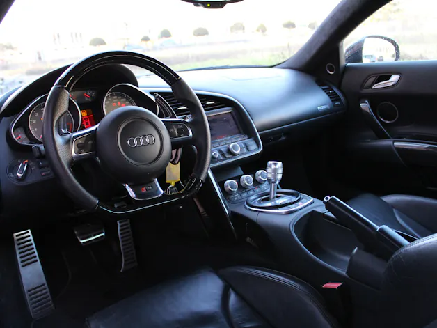 Audi R8 Coupé 4.2 - "Sidebalde Carbone / Pack Complet Carbone / Full Black / Caméra de Recul"