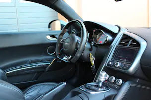 Audi R8 Coupé 4.2 - "Sidebalde Carbone / Pack Complet Carbone / Full Black / Caméra de Recul"