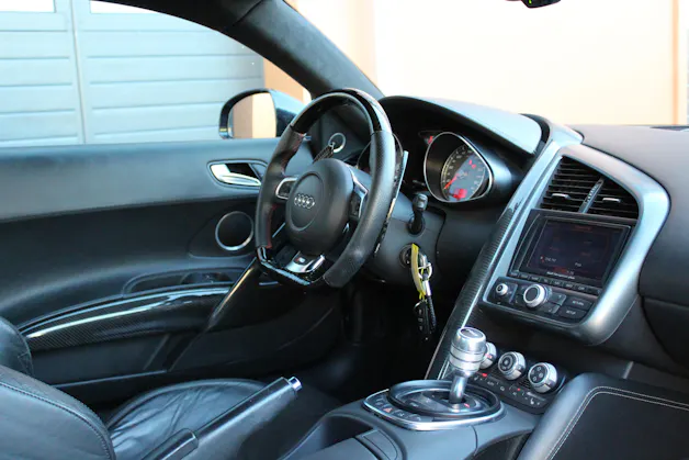 Audi R8 Coupé 4.2 - "Sidebalde Carbone / Pack Complet Carbone / Full Black / Caméra de Recul"