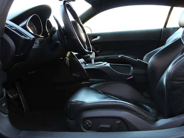 Audi R8 Coupé 4.2 - "Sidebalde Carbone / Pack Complet Carbone / Full Black / Caméra de Recul"