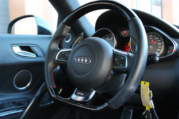 Audi R8 Coupé 4.2 - "Sidebalde Carbone / Pack Complet Carbone / Full Black / Caméra de Recul"