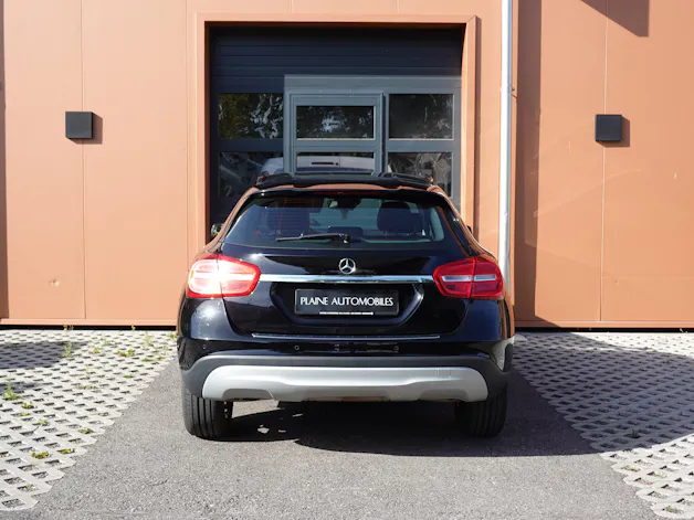 Mercedes-Benz GLA 200 CDI "* 8 Roues * Régulateur de vitesse * Sièges chauffantes * jantes 18 * intérieur cuir/tissus *"