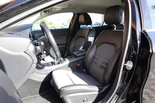 MERCEDES-BENZ GLA 200 CDI "* 8 Roues * Régulateur de vitesse * Sièges chauffantes * jantes 18 * intérieur cuir/tissus *"