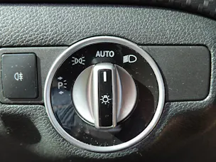 MERCEDES-BENZ GLA 200 CDI "* 8 Roues * Régulateur de vitesse * Sièges chauffantes * jantes 18 * intérieur cuir/tissus *"