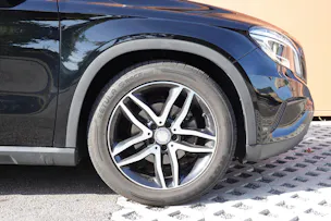 MERCEDES-BENZ GLA 200 CDI "* 8 Roues * Régulateur de vitesse * Sièges chauffantes * jantes 18 * intérieur cuir/tissus *"