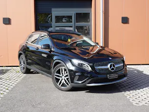 Mercedes-Benz GLA 200 CDI "* 8 Roues * Régulateur de vitesse * Sièges chauffantes * jantes 18 * intérieur cuir/tissus *"