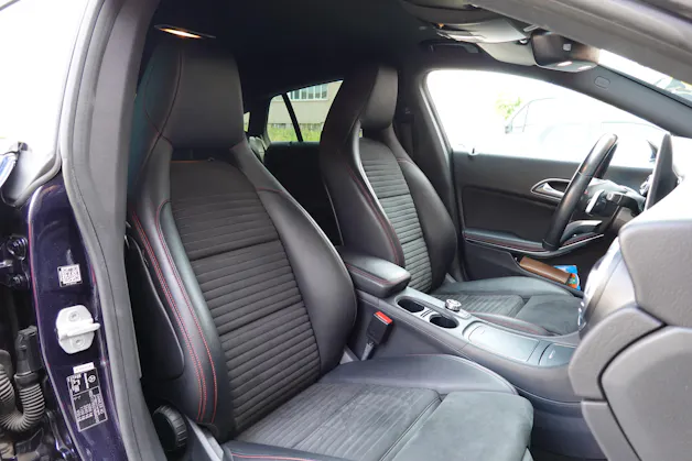 Mercedes-Benz CLA 220 "Tempomat * Hayon Electrique * GPS * Aide à la conduite" Pack AMG line * Capteur Parking avant et arrière *