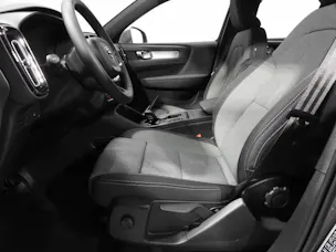 VOLVO XC40 2.0 B3 MH Core