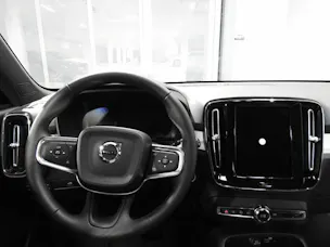 VOLVO XC40 2.0 B3 MH Core