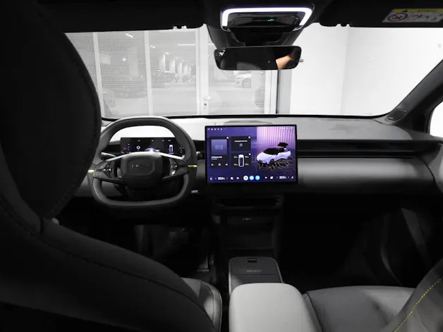 Lynk & Co 02