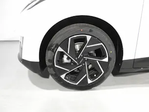 Lynk & Co 02