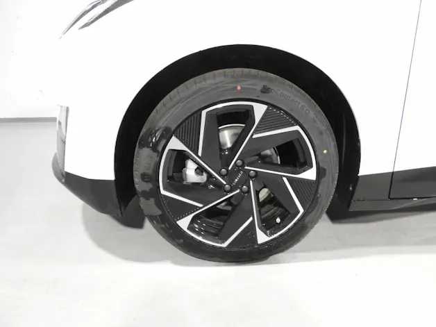 Lynk & Co 02