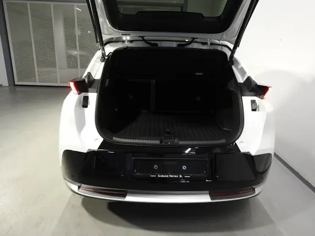 Lynk & Co 02