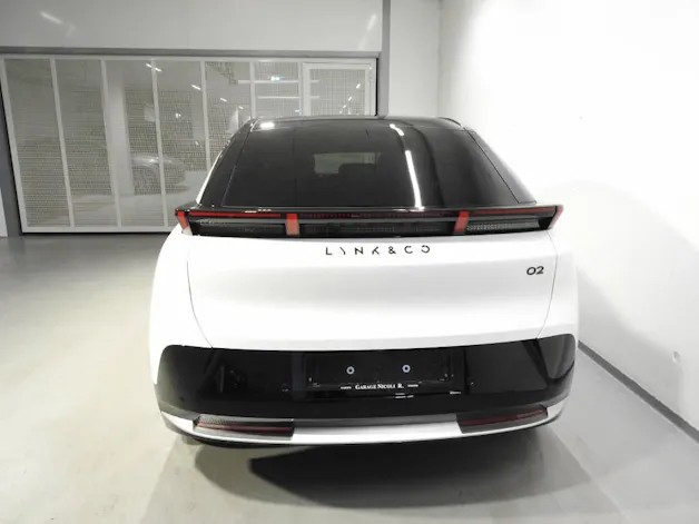 Lynk & Co 02