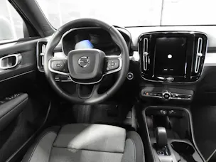 VOLVO XC40 2.0 B3 MH Core