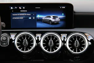 MERCEDES-BENZ A 200 7G-DCT AMG Line Facelift - " Caméra * Jantes 18' * Tempomat Adaptatif * Aides à la conduite"