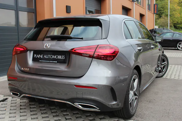 Mercedes-Benz A 200 7G-DCT AMG Line Facelift - " Caméra * Jantes 18' * Tempomat Adaptatif * Aides à la conduite"