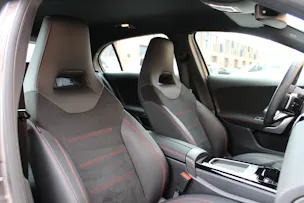 MERCEDES-BENZ A 200 7G-DCT AMG Line Facelift - " Caméra * Jantes 18' * Tempomat Adaptatif * Aides à la conduite"