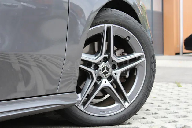 Mercedes-Benz A 200 7G-DCT AMG Line Facelift - " Caméra * Jantes 18' * Tempomat Adaptatif * Aides à la conduite"