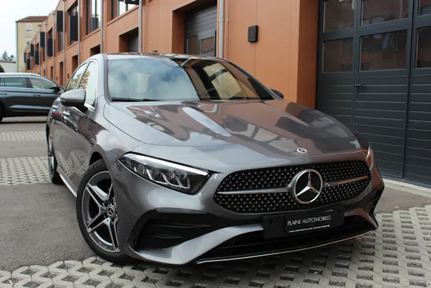 Mercedes-Benz A 200 7G-DCT AMG Line Facelift - " Caméra * Jantes 18' * Tempomat Adaptatif * Aides à la conduite"
