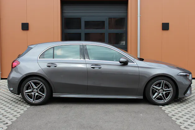 Mercedes-Benz A 200 7G-DCT AMG Line Facelift - " Caméra * Jantes 18' * Tempomat Adaptatif * Aides à la conduite"