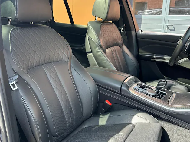 BMW X5 xDrive 40i M-Sport Steptronic - " 7 Places * Attelage 3500kg *Suspension Pneum. * Toit Pano * Roues 21' * LED Adap"