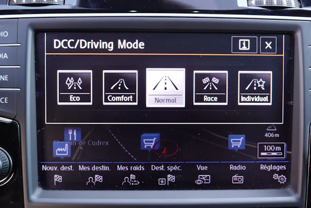VW Golf Variant 2.0 TSI R 4 Motion DSG * CH Auto * Camera recul * Capteurs avant/arriere * Toit Ouvrant * Phares Xenon *