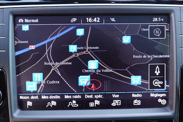 VW Golf Variant 2.0 TSI R 4 Motion DSG * CH Auto * Camera recul * Capteurs avant/arriere * Toit Ouvrant * Phares Xenon *
