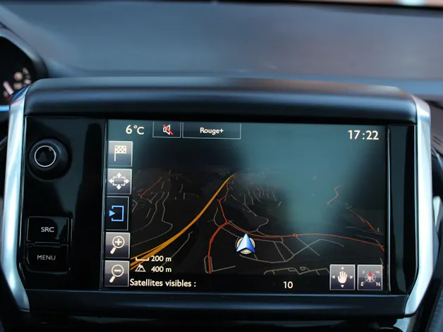 Peugeot 2008 1.2 PureTech Féline