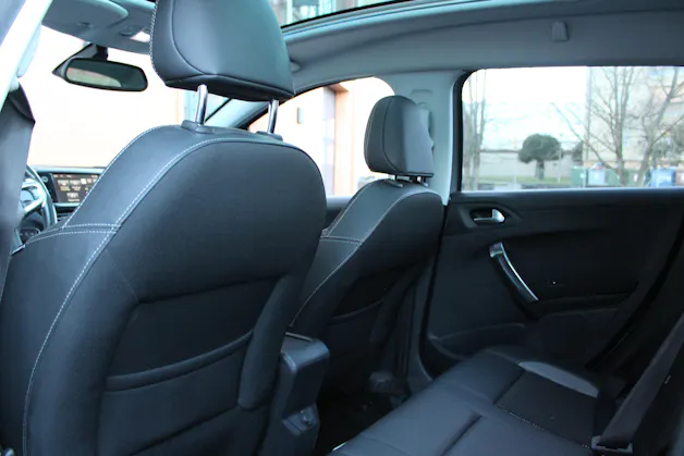 Peugeot 2008 1.2 PureTech Féline